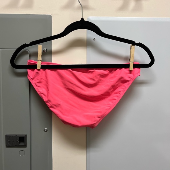 Pink bikini - Picture 4 of 4